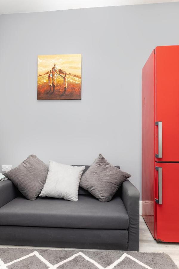 Stockton Town Centre Studio Apartments Free Parking And Wi-Fi Exterior foto
