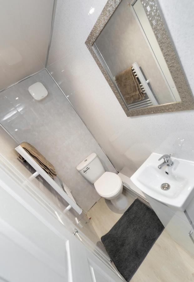 Stockton Town Centre Studio Apartments Free Parking And Wi-Fi Exterior foto