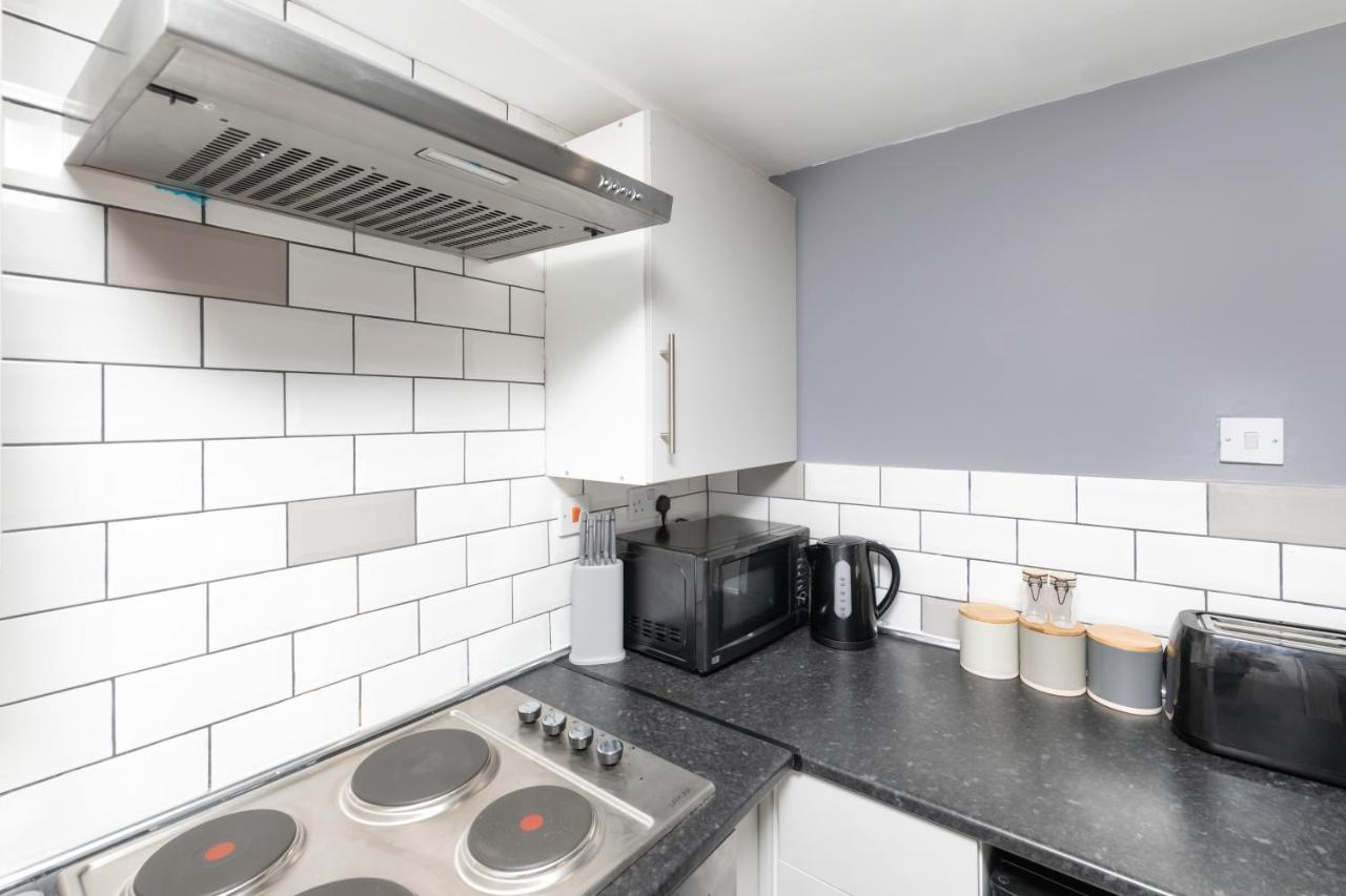 Stockton Town Centre Studio Apartments Free Parking And Wi-Fi Exterior foto