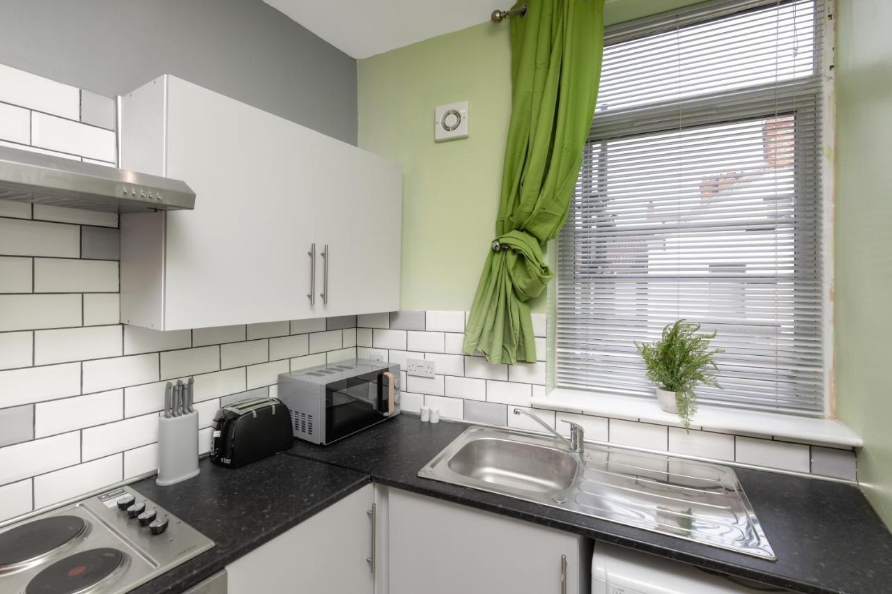 Stockton Town Centre Studio Apartments Free Parking And Wi-Fi Exterior foto