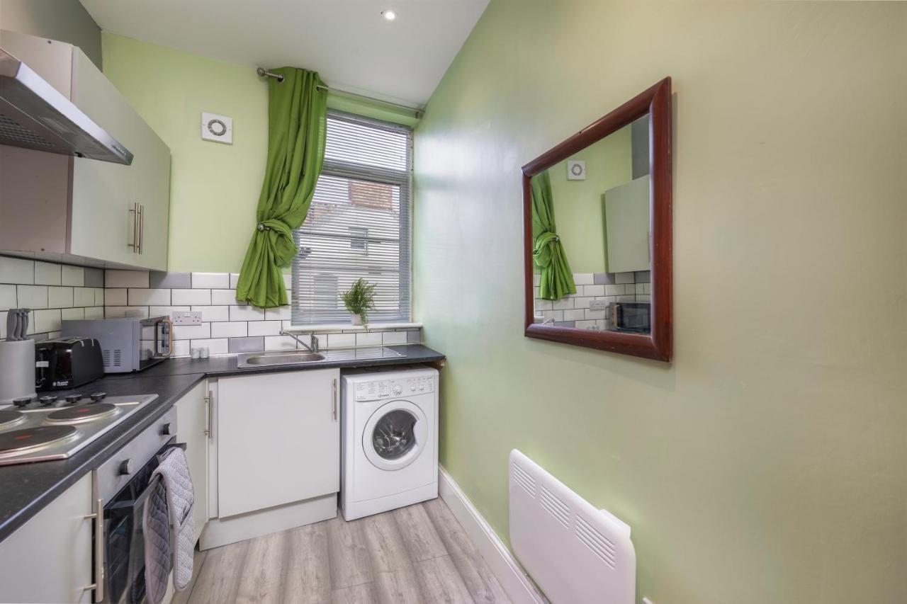Stockton Town Centre Studio Apartments Free Parking And Wi-Fi Exterior foto