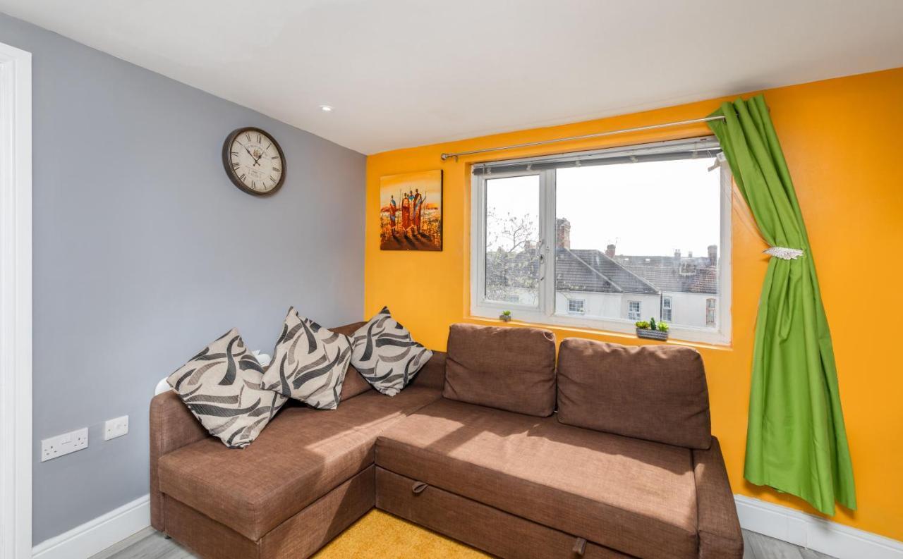 Stockton Town Centre Studio Apartments Free Parking And Wi-Fi Exterior foto